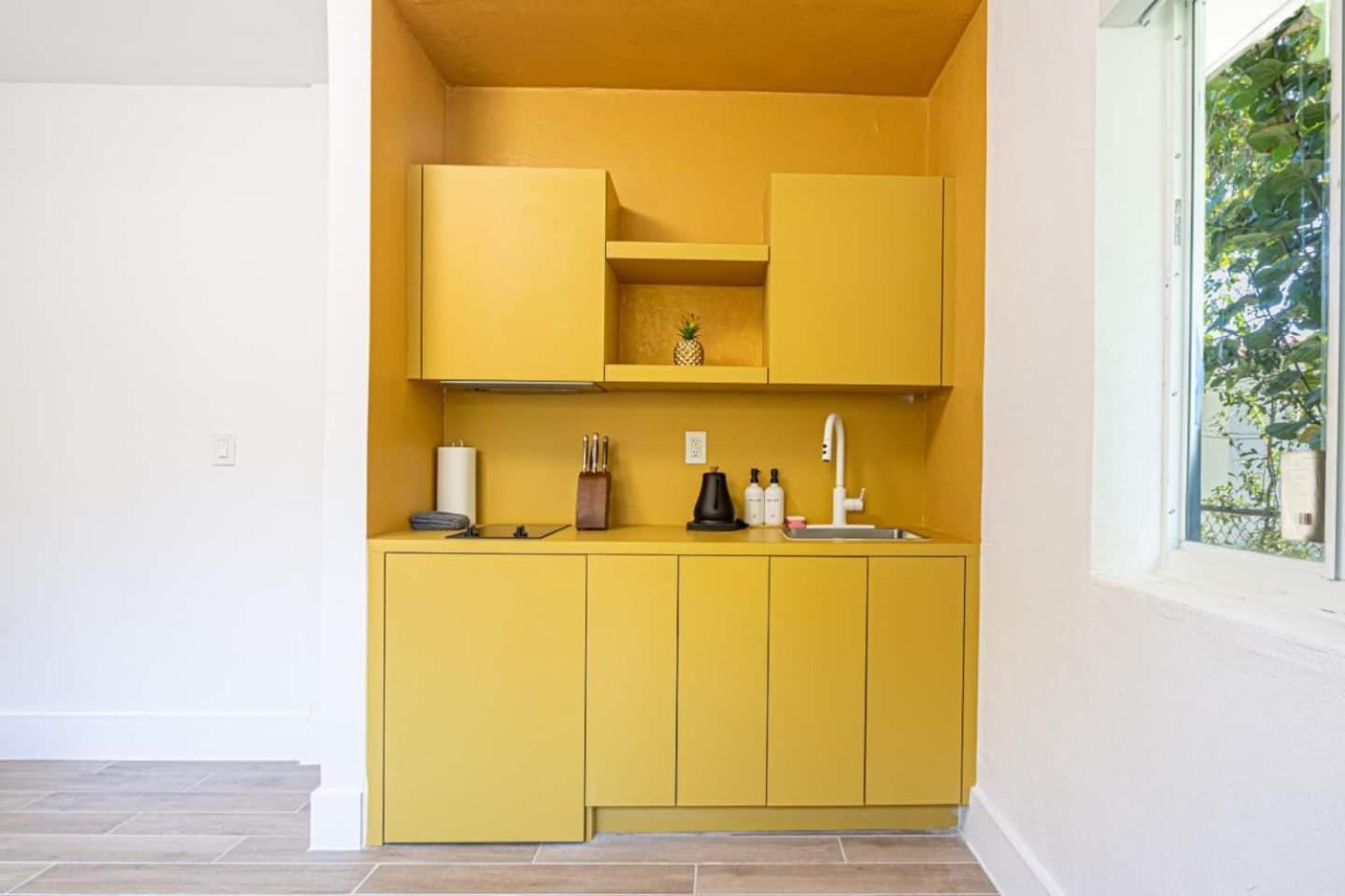 Appartamento 1 Bedroom El Portal #7 *